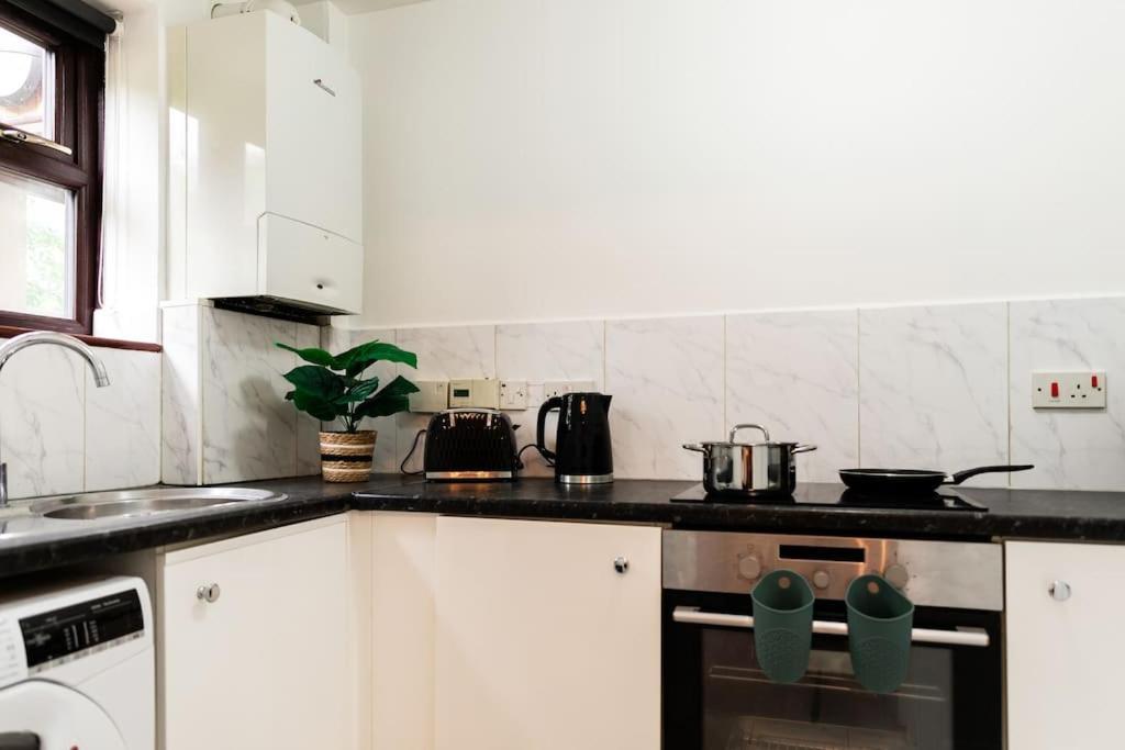 Ferienwohnung Cosy Decorated Flat In Tonbridge Exterior foto